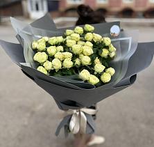 Букет Белые кустовые розы Солинеро в Тоншаево